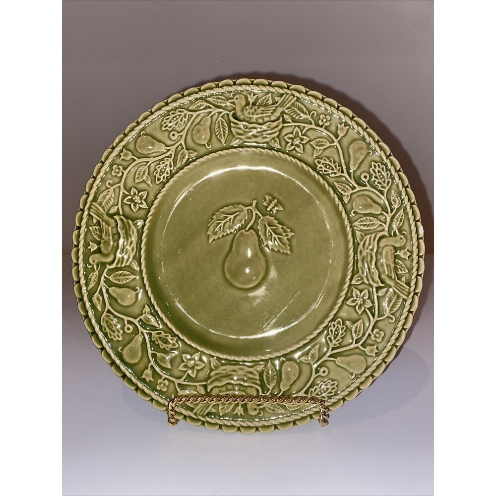 BORDALLO PINHEIRO SALAD PLATE 8 1/8" EMBOSSED GREEN PEAR BIRDS FROG LABEL
